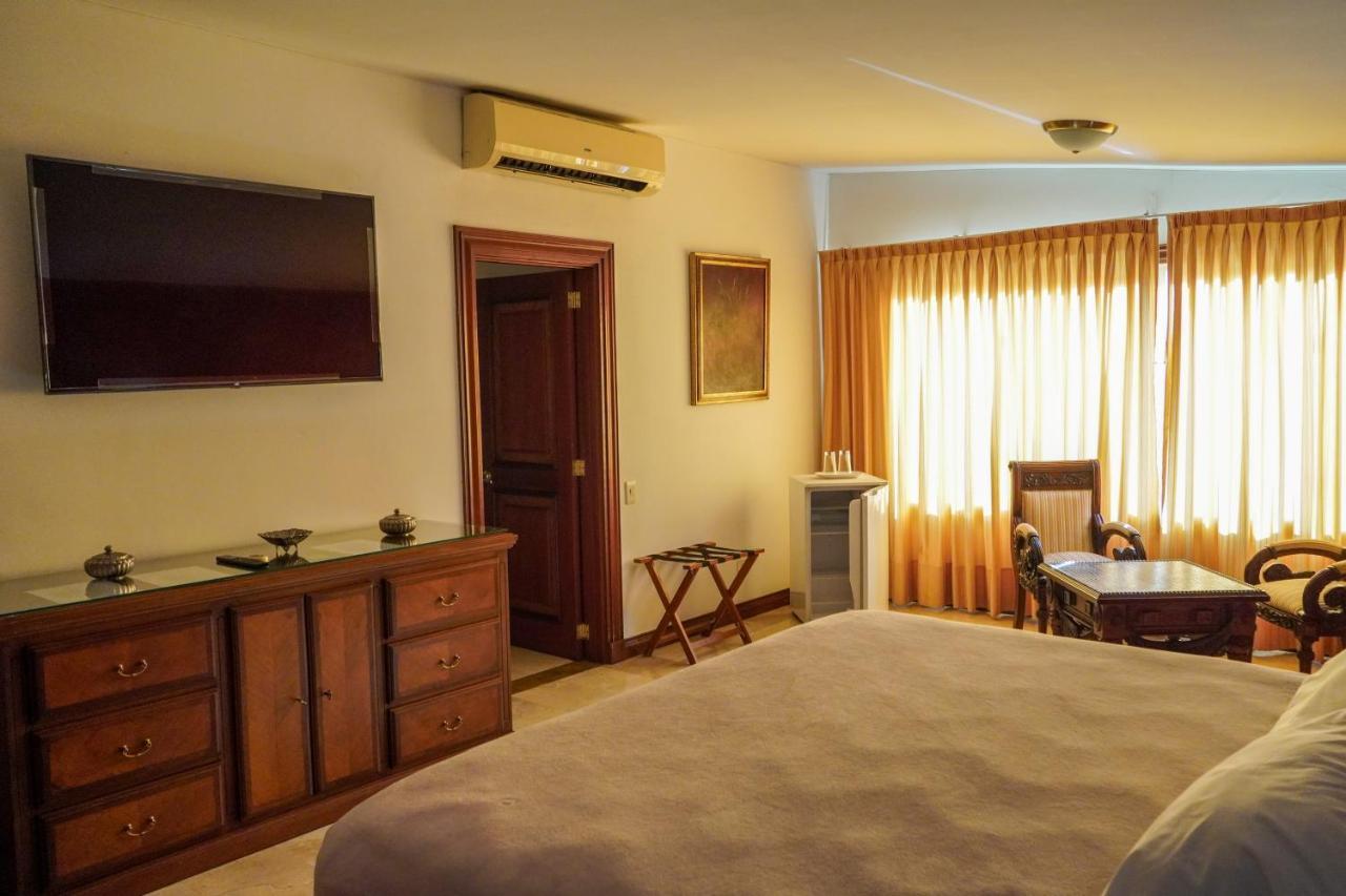 Hotel Boutique Villa Casuarinas カリ エクステリア 写真
