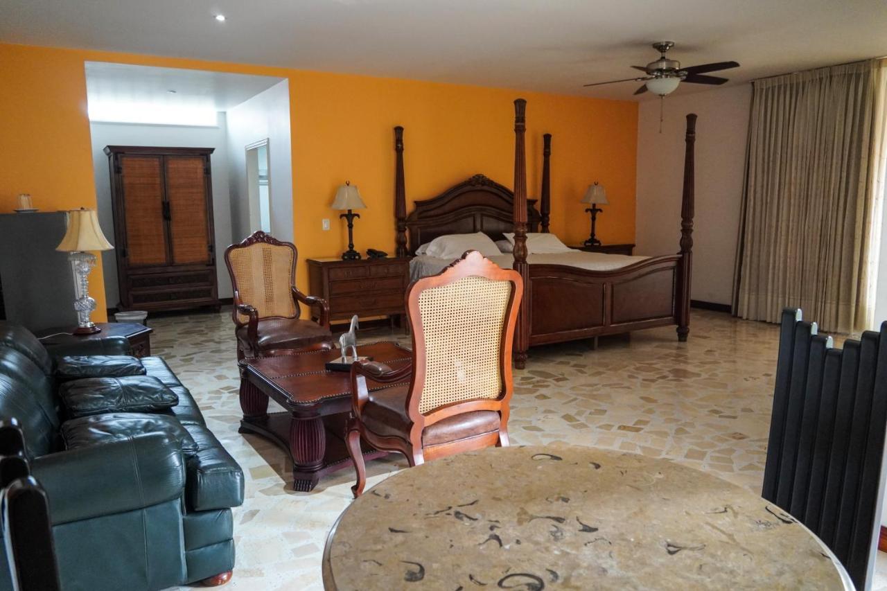 Hotel Boutique Villa Casuarinas カリ エクステリア 写真