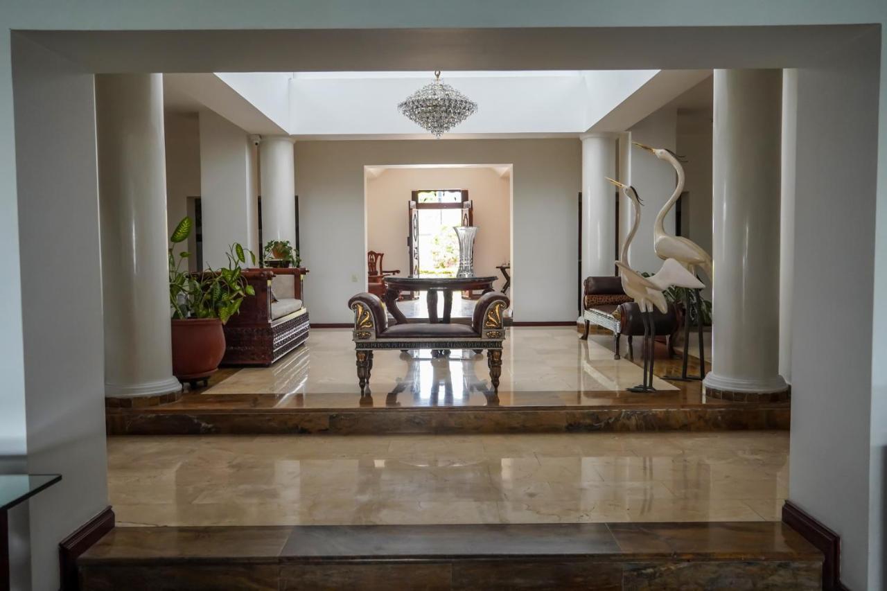 Hotel Boutique Villa Casuarinas カリ エクステリア 写真