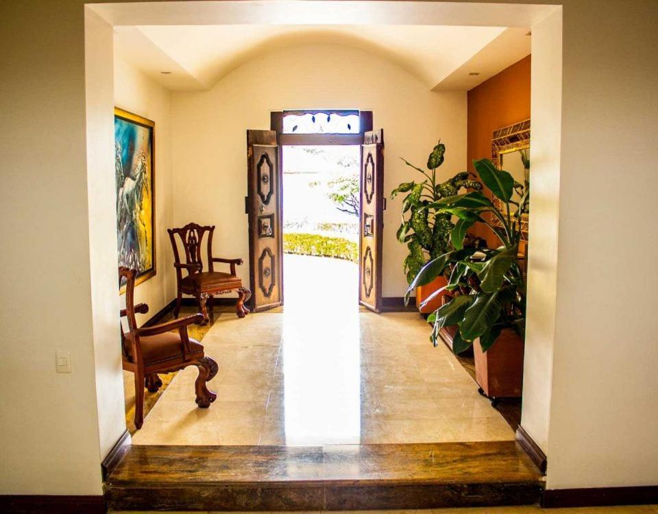 Hotel Boutique Villa Casuarinas カリ エクステリア 写真
